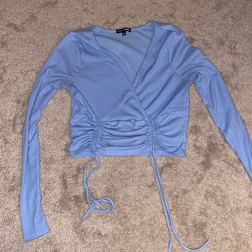 Fashion nova long sleeve crop top